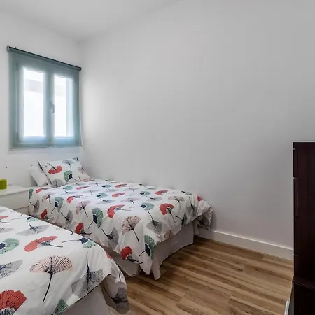 Flatguest Almansa * 3bdr * Parking * Wifi Apartment Las Palmas de Gran Canaria